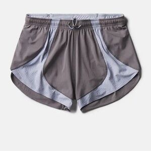 Outdoor Voices Jog 2.5” Short Small